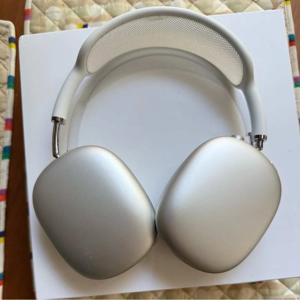 Apple AirPods Max is Silver, some minor scratches, worn less than a dozen times. - Picture 2 of 6